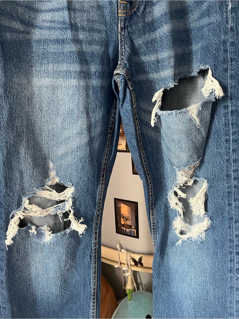 Aeropostale Ripped Jeans - Picture 2 of 8